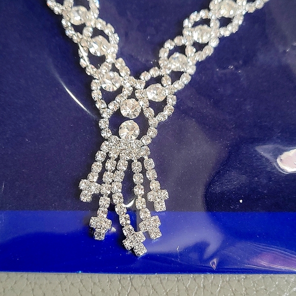 NEW BEAUTIFUL WOMEN'S ELEGANT NECKLACE - Picture 1 of 4